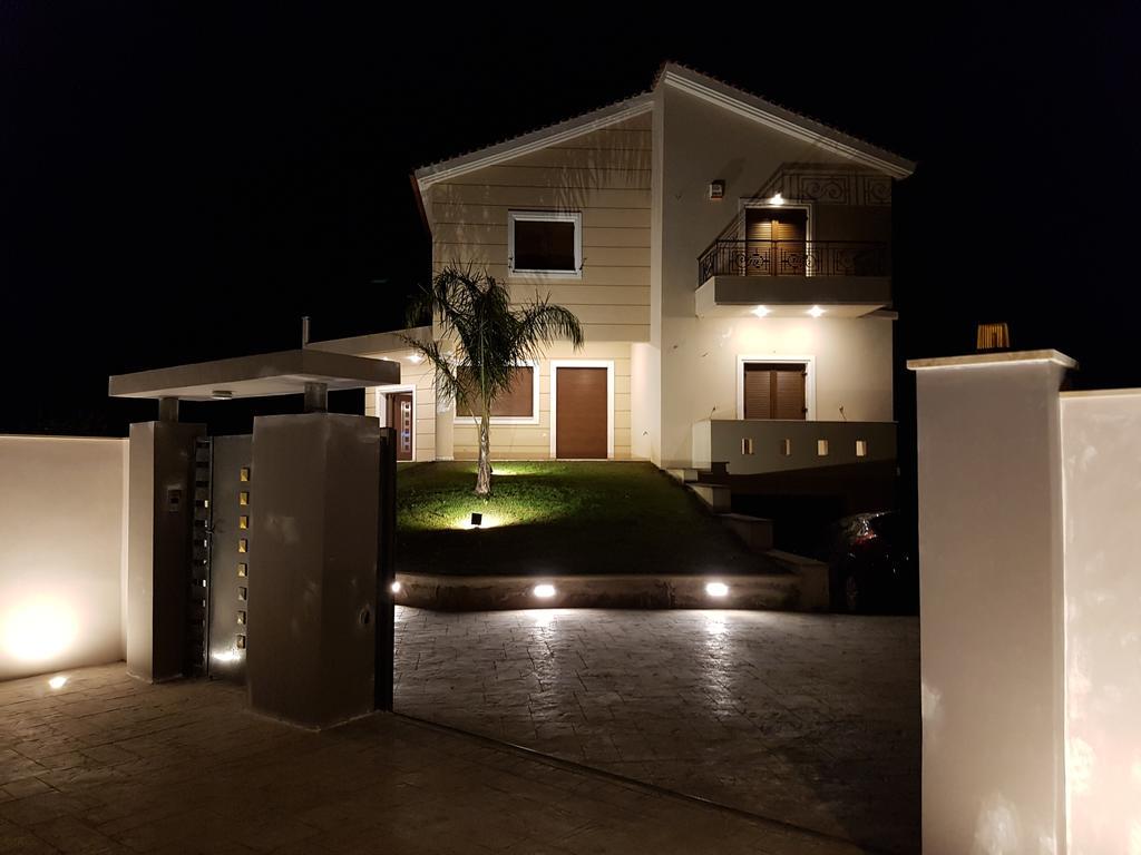 Dimitris Villa Айгио Екстериор снимка