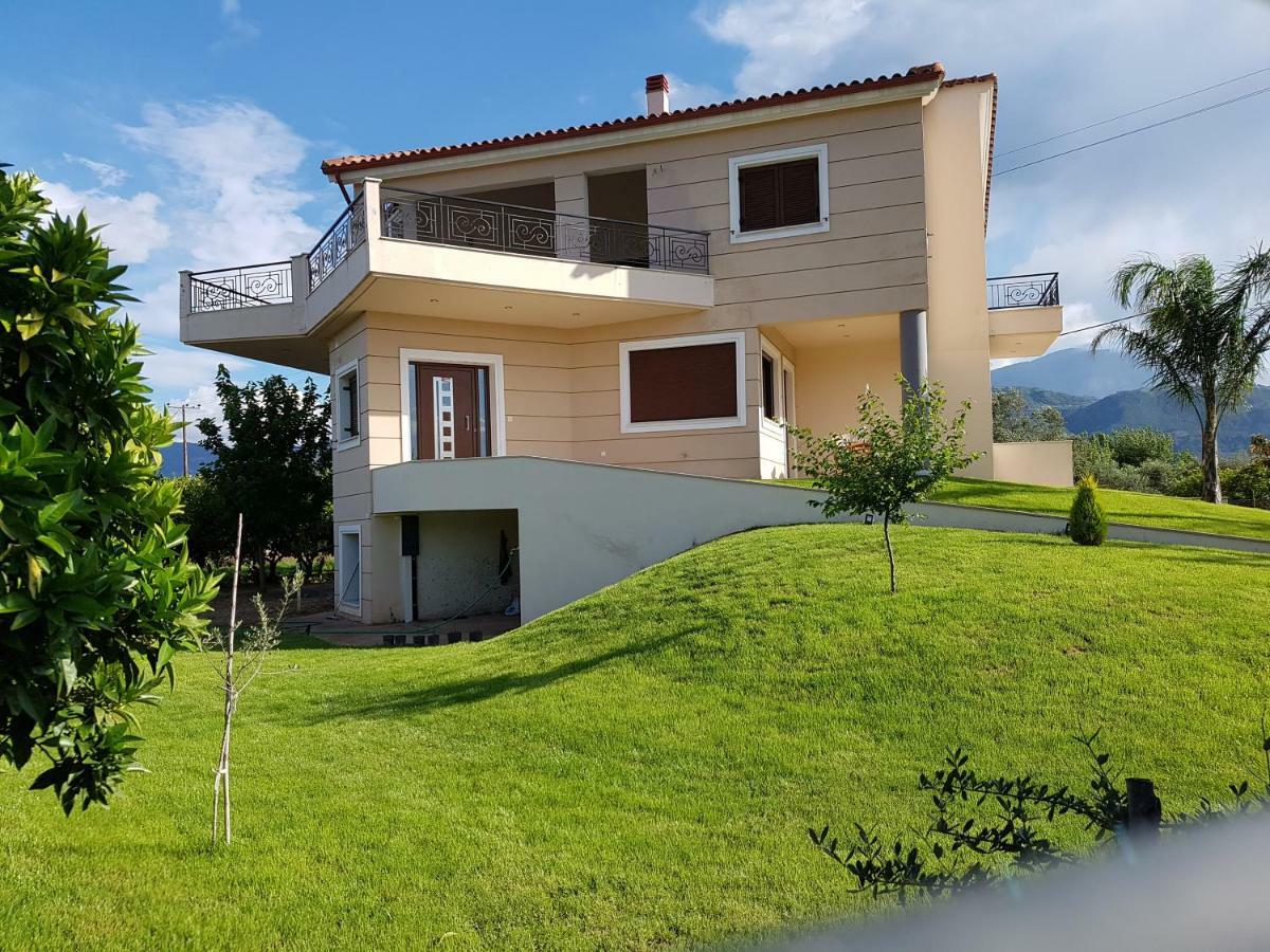 Dimitris Villa Айгио Екстериор снимка