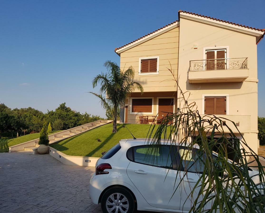 Dimitris Villa Айгио Екстериор снимка
